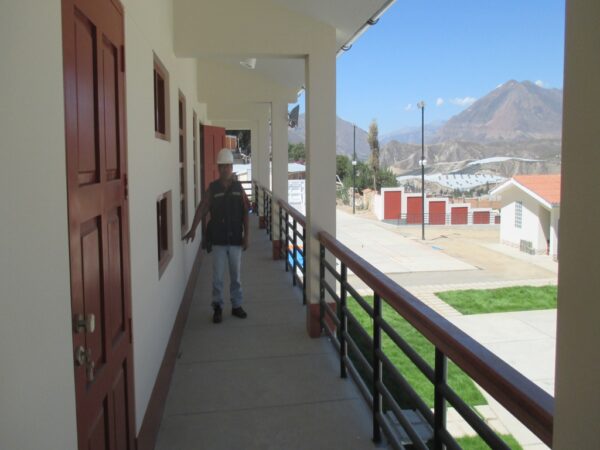 14. BALCON EN CORREDOR 2DO PISO-1