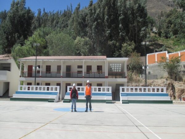 37. VISTA PANORAMICA DE LOSA DEPORTIVA Y PABELLON 05, PARTE 4-1